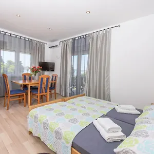 Gostinjska kuća Luxury Ivana Kastela